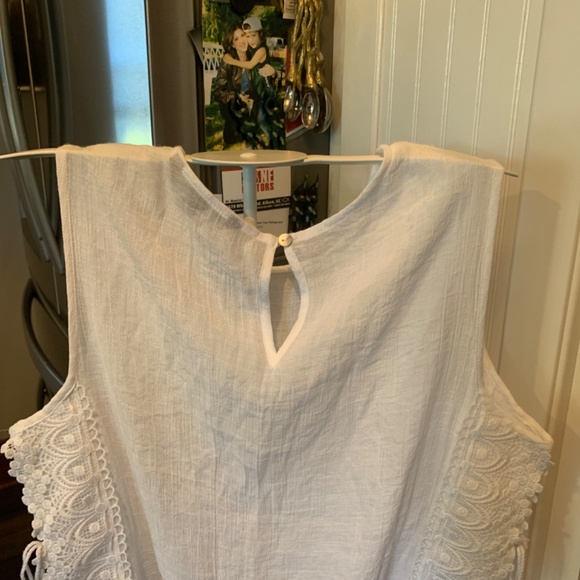 Zac and Rachel rayon blend side tassel top. Worn 1x - Picture 4 of 6